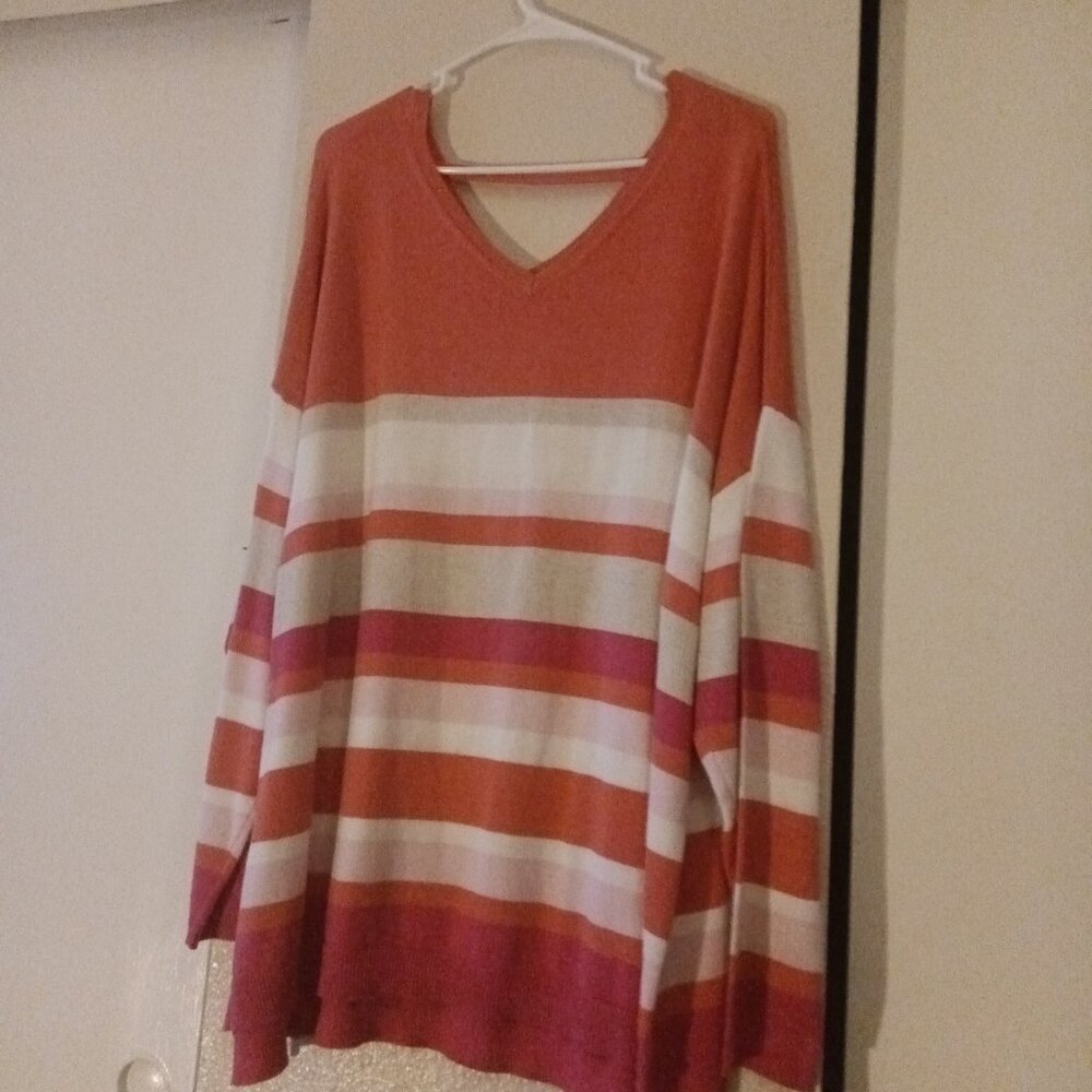 Avenue Lightweight Symmetrical Sweater